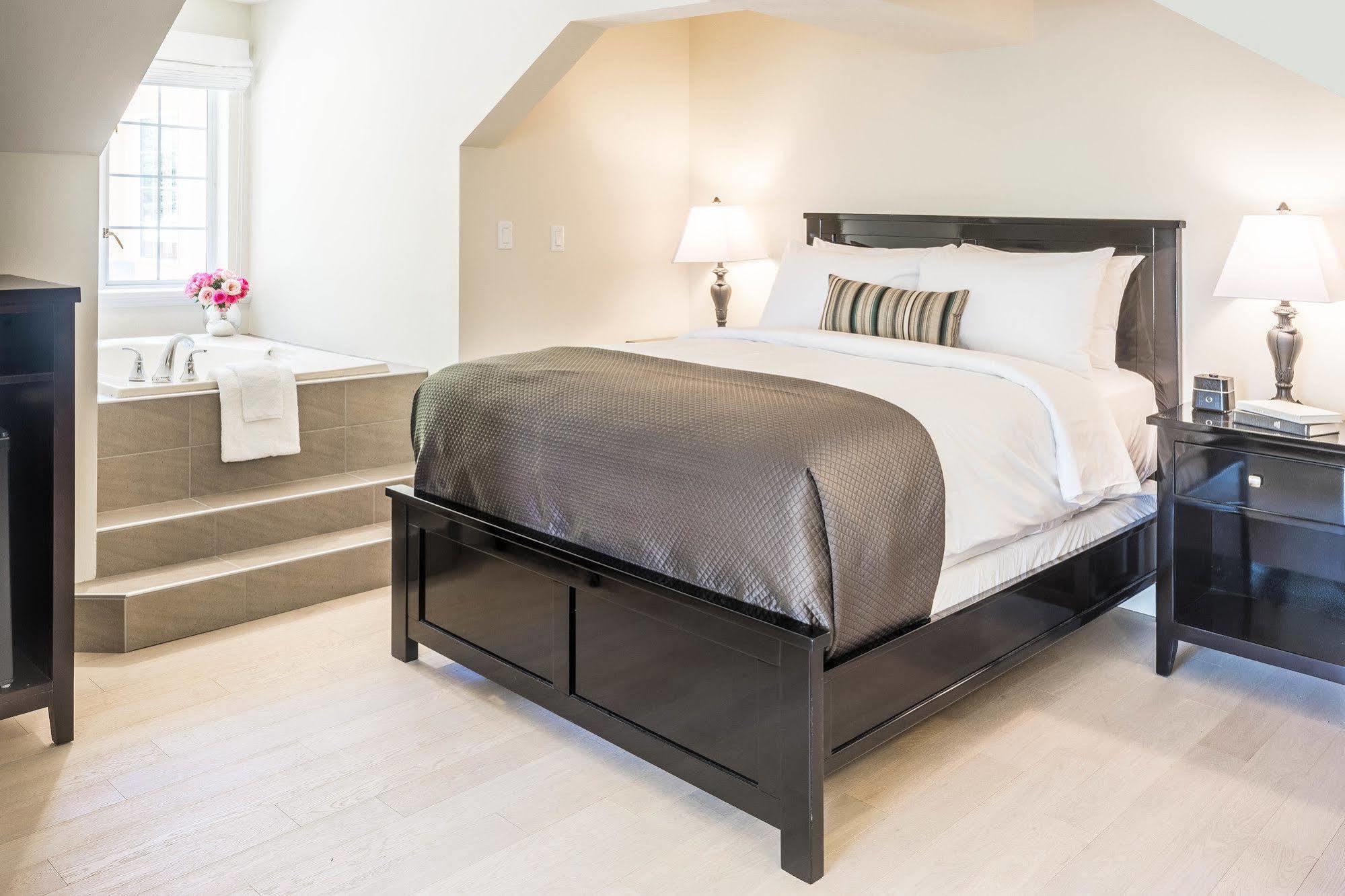 Eyrie Resort Malahat