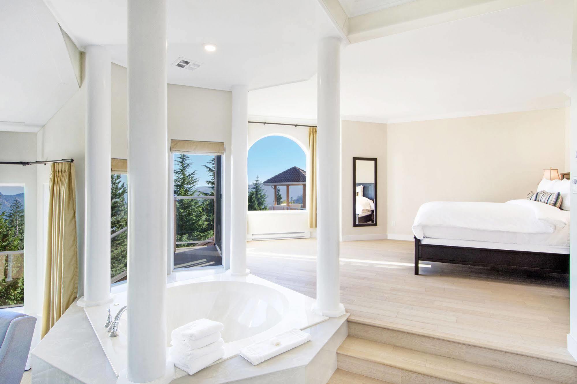 Resort Eyrie 4*
